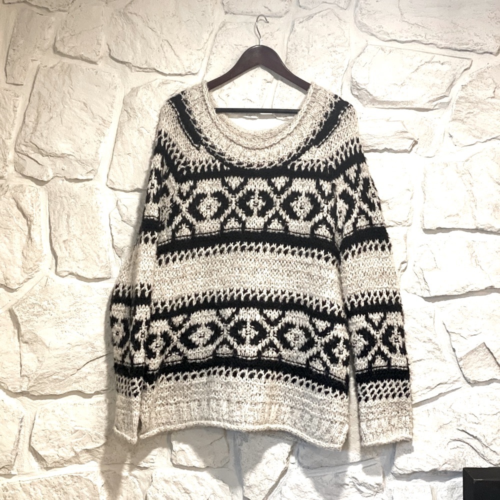Free People Oversized sweater. Size L
